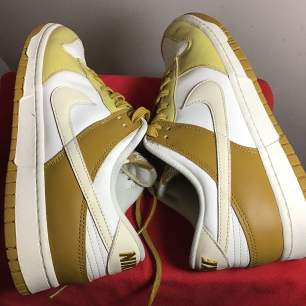😎Nike’s bronze low dunk, great condition, size 11, see photos, 🔥🔥 - Picture 5 of 6